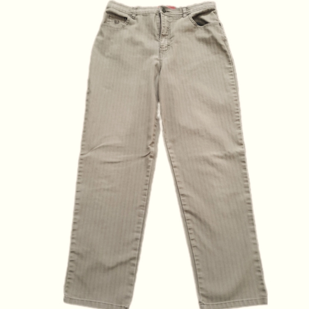 Gloria Vanderbilt NWOT Pinstripe Jeans